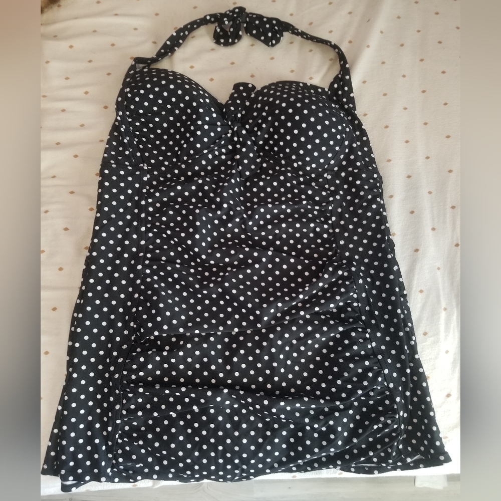 Retro Pokadot Halter-style One-piece Swimsuit